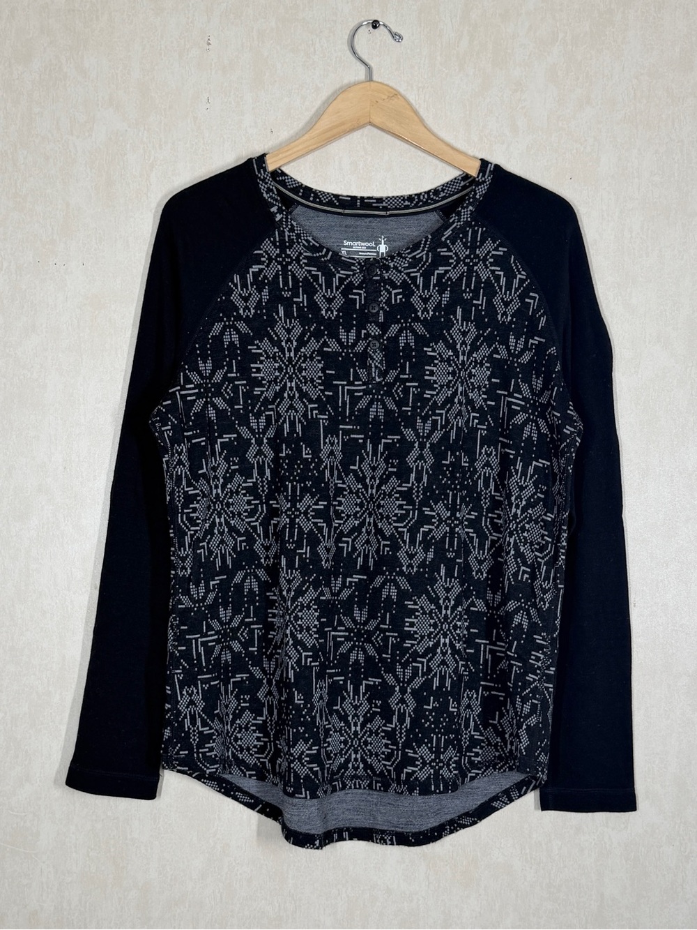 Smartwool Women’s Merino 250 Base Layer Crew Neck Shirt in Digital Snowflake XL
